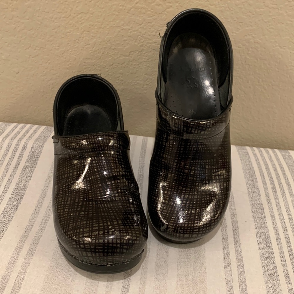 Dansko clog nursing shoes